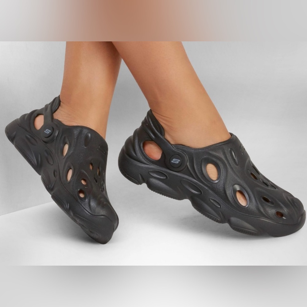 Skecher’s Foamies Dashing - It's A Vibe Slip-On Clog Sandals Black (Women’s 9)